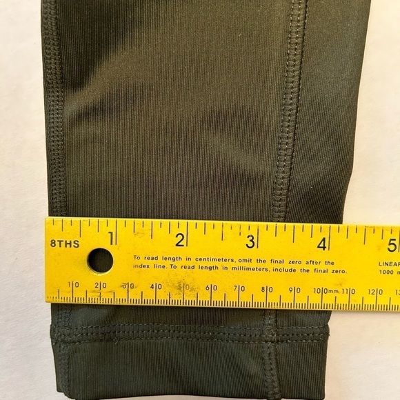 Z by Zella army green capri legging with zipper on right leg. Size Small. I14 - Picture 5 of 8